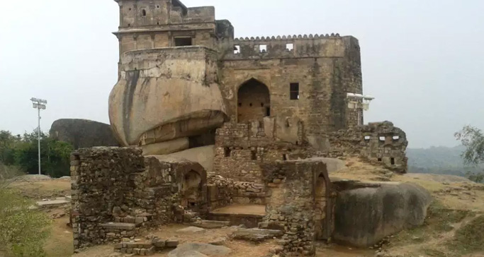 madan-mahal-fort